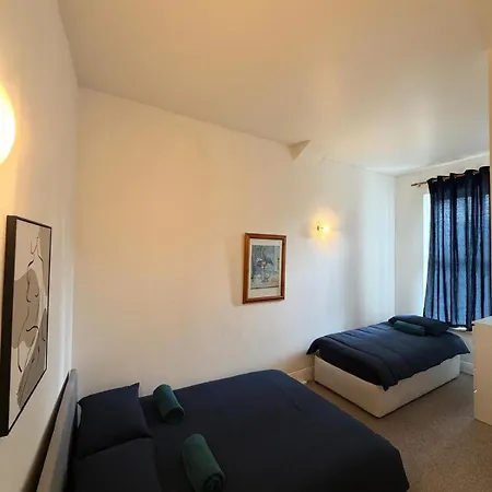 Cosy Centre Apartment